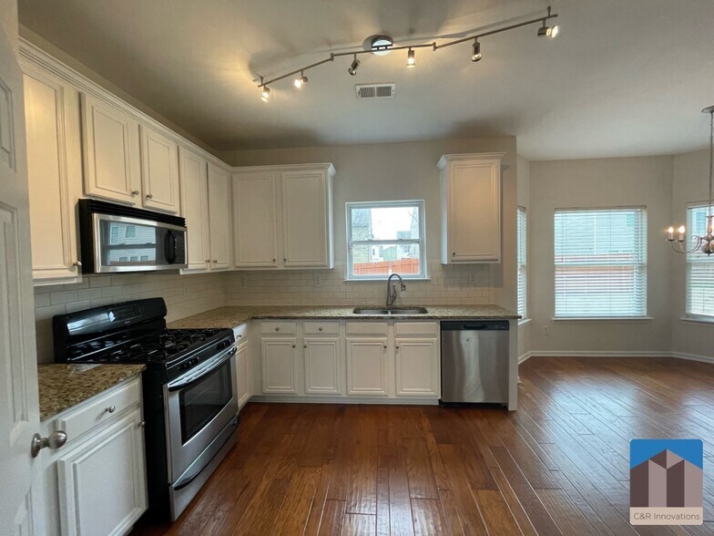 Building Photo - 4205 Pointe Vecchio Cir