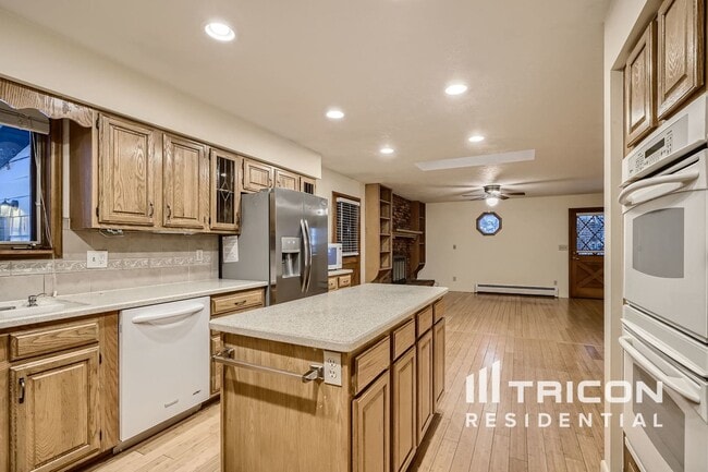 Building Photo - 3791 Vivian Ct