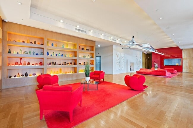 Building Photo - 1551 N Flagler Dr