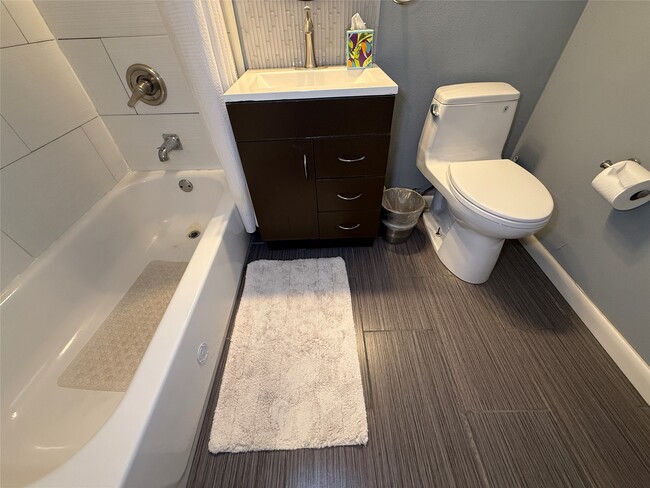 Building Photo - 3411 Linkwood Dr