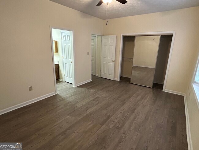 Building Photo - 250 Cleveland Rd