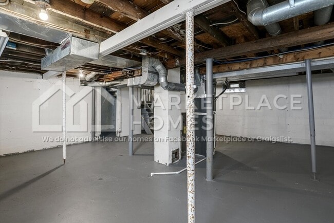 Building Photo - 11051 Dodge Ave