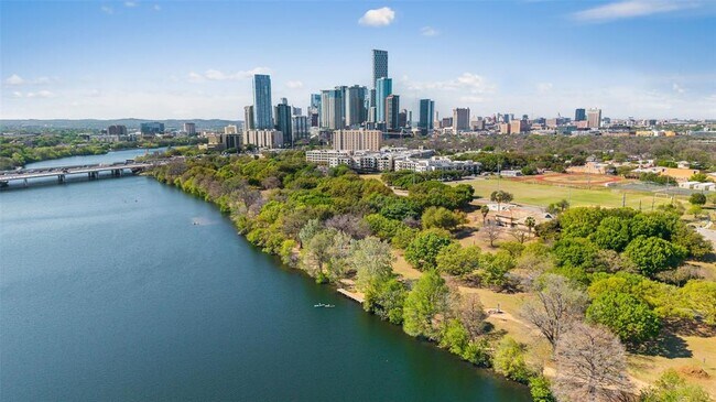 Building Photo - 2713 Halcyon Dr