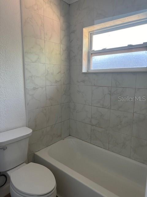 Building Photo - 221 N Saturn Ave