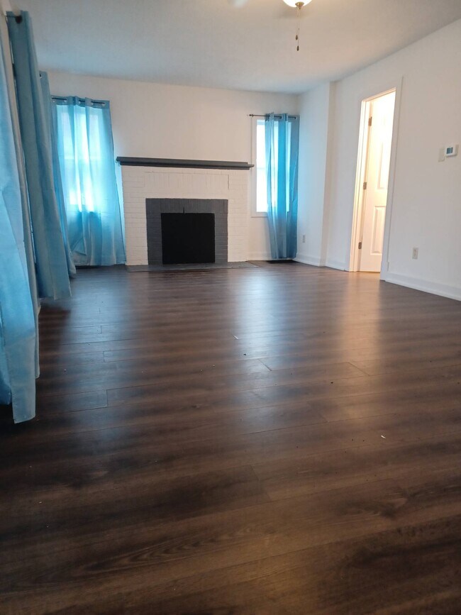 Building Photo - 3128 N Keystone Ave