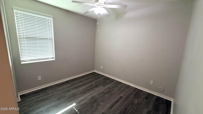 Building Photo - 41320 W Palmyra Ln