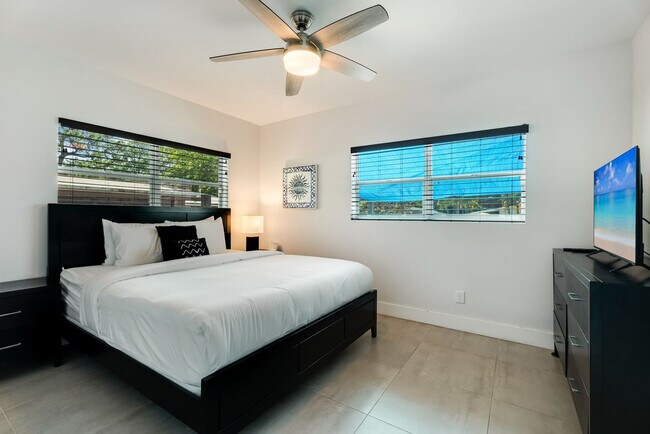 Building Photo - 1526 SW 20th Ave