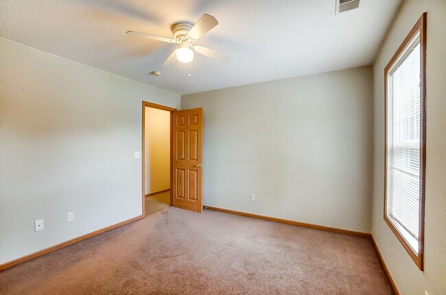 Building Photo - 1103 N Byrne Rd
