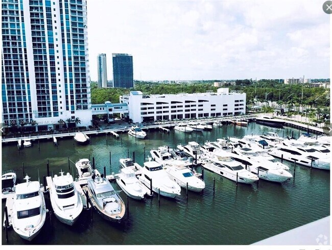 Building Photo - 17301 Biscayne Blvd