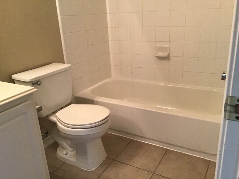 Building Photo - 16650 Beckland Ln