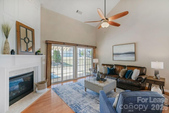 Building Photo - 2076 Belair Dr