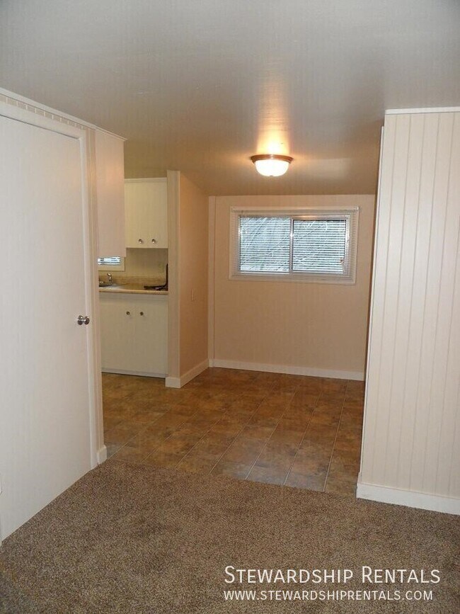 Building Photo - 48172 Lauren Dr