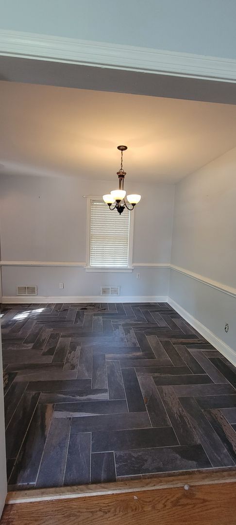 Building Photo - 8908 Mapleton Rd