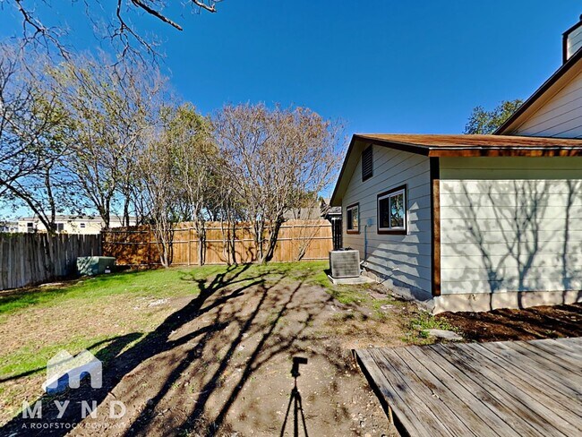 Building Photo - 7407 Longing Trail