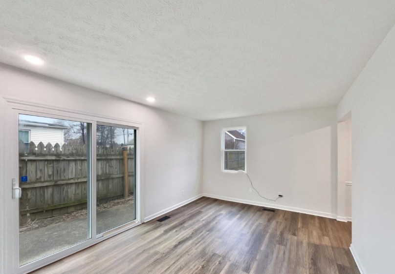 Building Photo - 717 Cleveland Ave