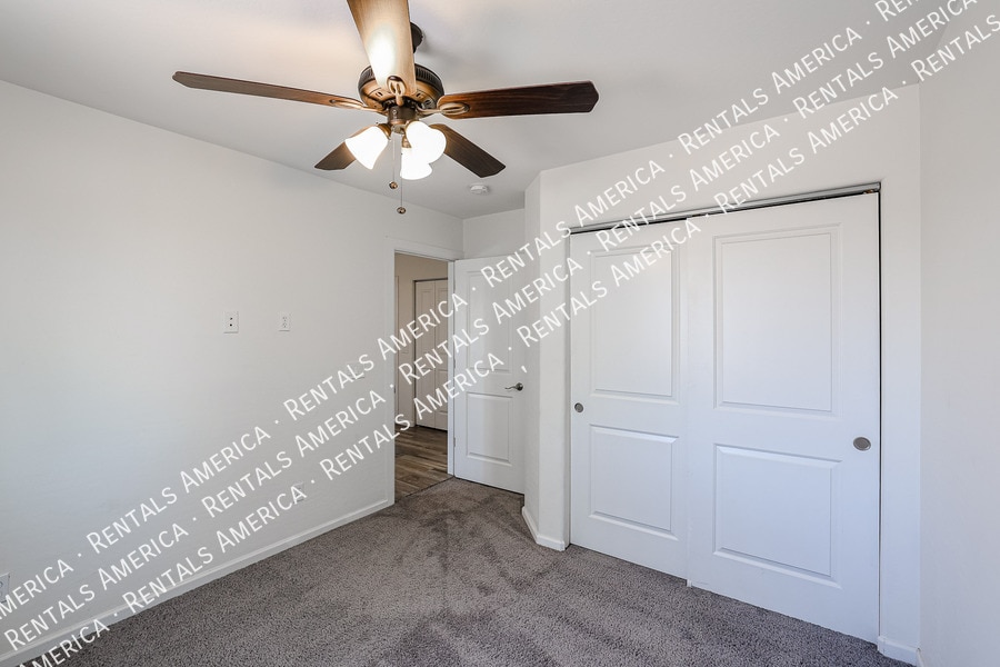 Building Photo - 11862 N 79th Dr