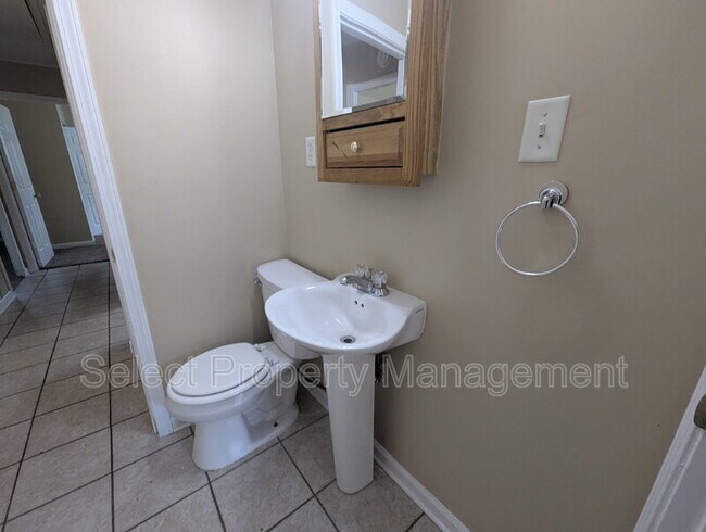 Building Photo - 926 Houston Dr