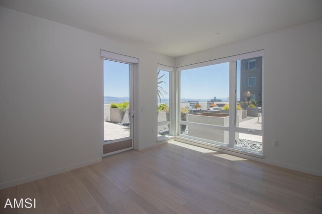 Building Photo - 2 br, 2 bath House - 52 Innes Ct #201