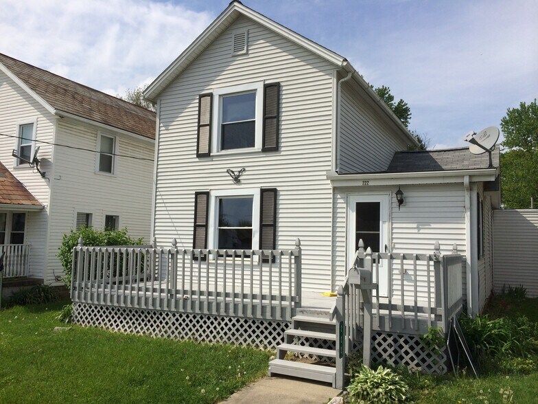 Building Photo - 222 Cambria St