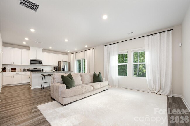 Building Photo - 1108 Harland St