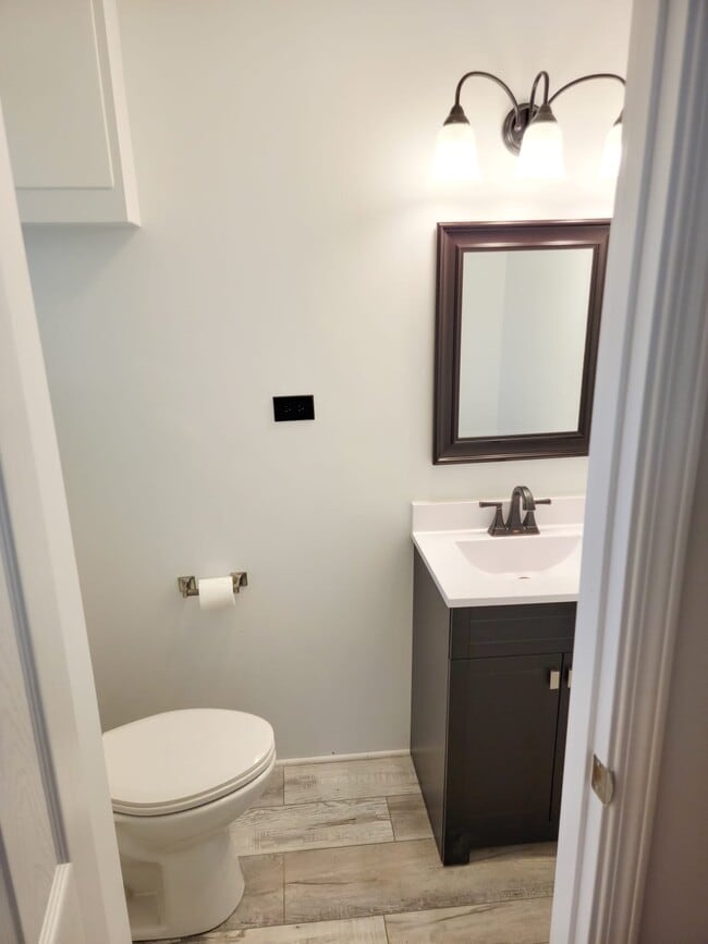 Building Photo - 6530 N Drake Ave