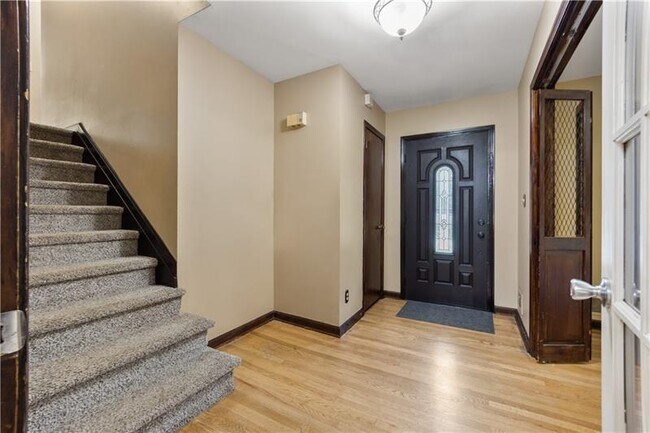 Building Photo - 3082 Briarleaf Dr