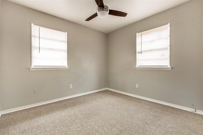 Building Photo - 1416 Mcdonald Dr