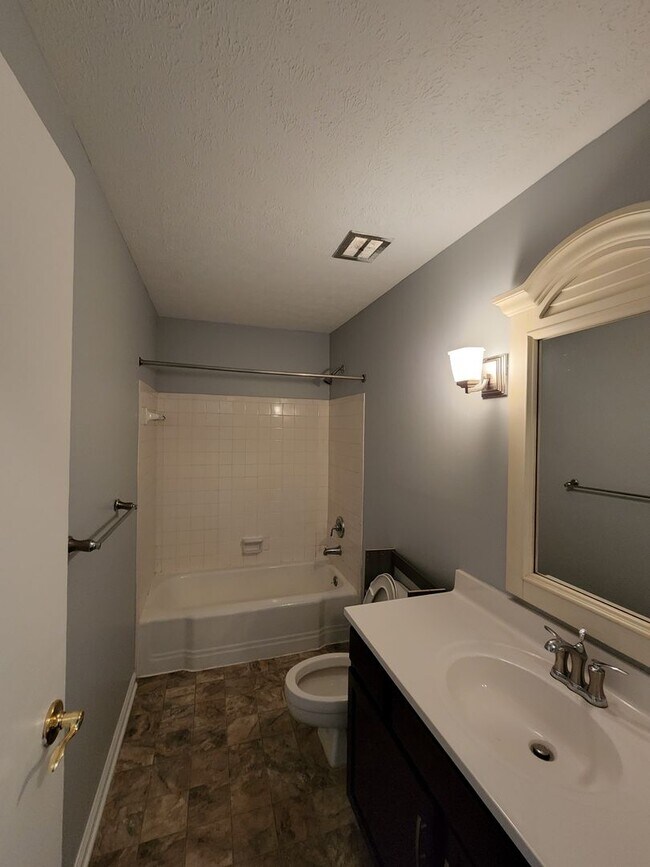 Building Photo - 2831GOOSECREEKRD