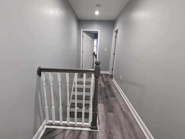 Building Photo - 2027 Wilkens Ave