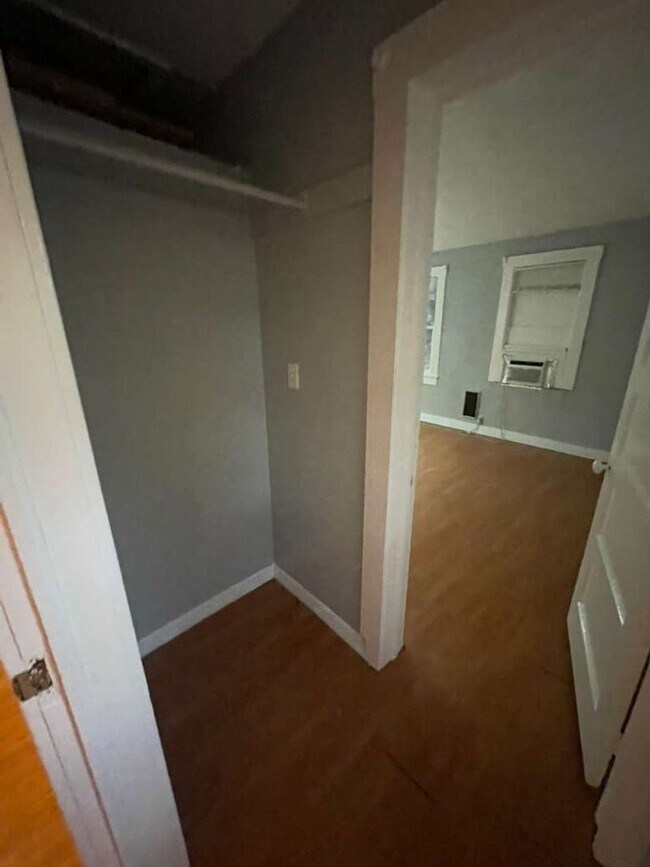 Building Photo - 8406 N Brooks St