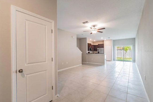 Building Photo - Modern 3BR/2.5BA Townhome with Pool Access & Deposit-Free Living!