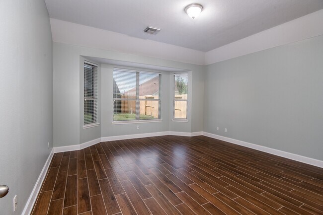 Building Photo - 16019 Portmanshire Ln