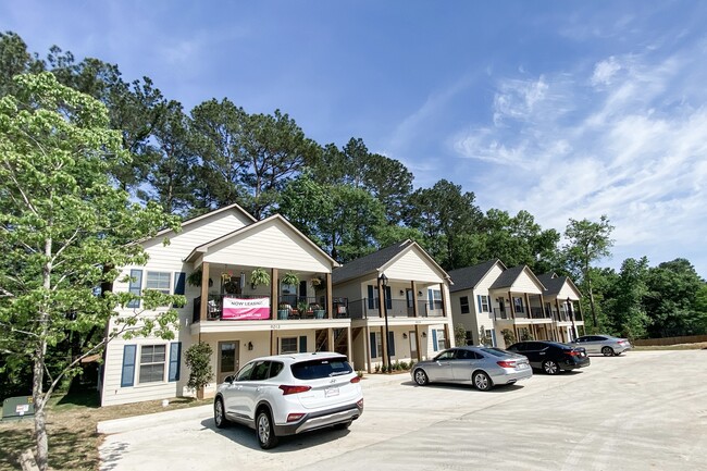 Building Photo - Fox Creek Townhomes