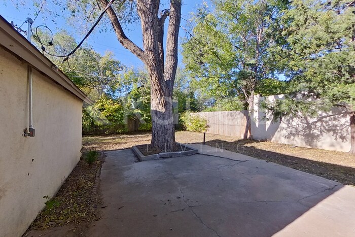 Building Photo - 411 Sunset Terrace