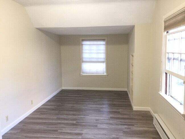 upstairs bedroom - 424 Homer Ave