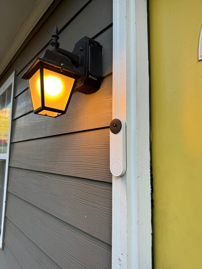 Building Photo - 3494 Maryvale Dr