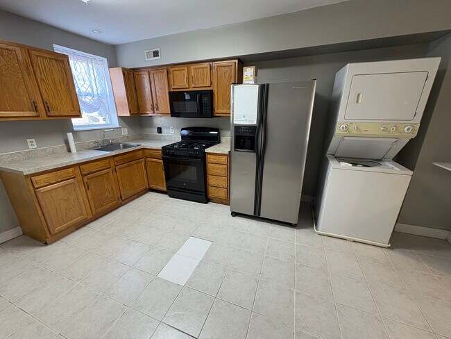 Kitchen - 1419 Ward St