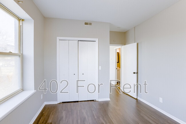 Building Photo - 210 S 24th St