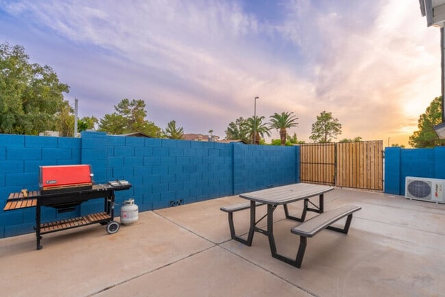 Building Photo - Downtown Gilbert Boho-Oasis|Pool|Gazebo|Ga...