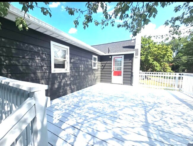 Primary Photo - 2359 Morse Ave