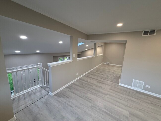 Building Photo - 337 Woodland Dr