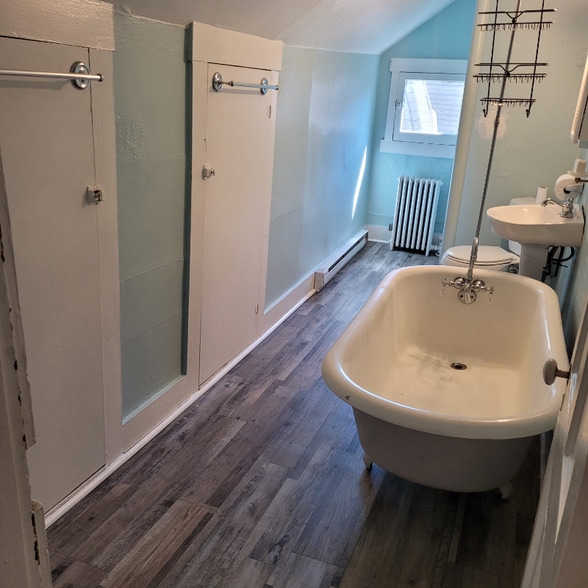 Building Photo - 231 A South Prospect St