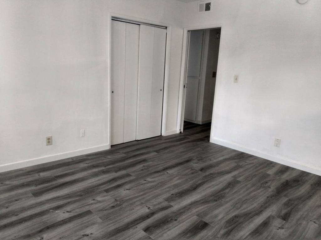 Building Photo - 1329 S Saltair Ave