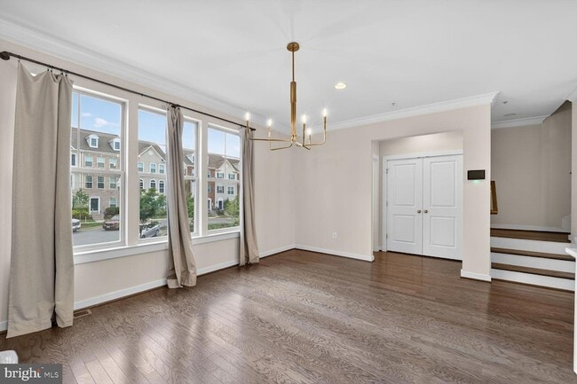 Building Photo - 5303 Greenwich Cir