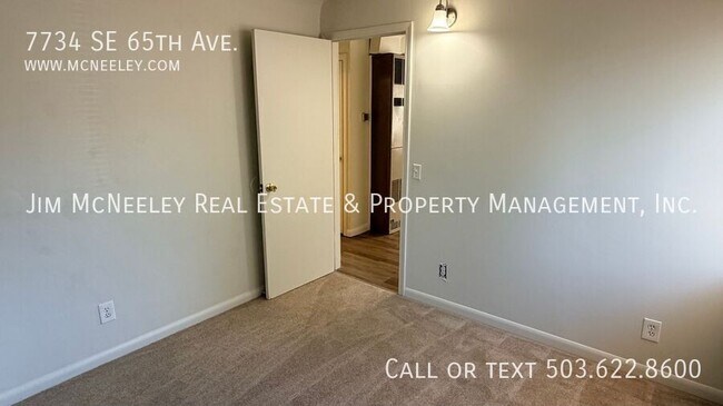 Building Photo - 7734 SE 65th Ave