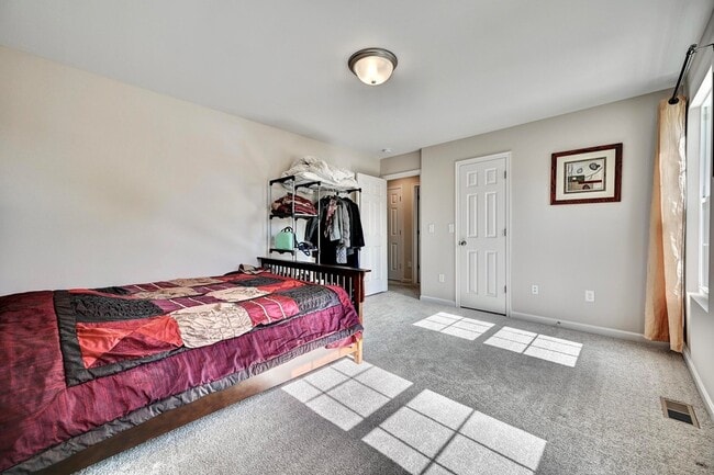 Building Photo - 19 Mel Lawn Dr