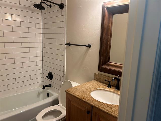 Building Photo - 4202 Skyline Dr