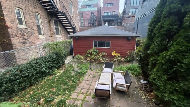 Building Photo - 1503 W Superior St