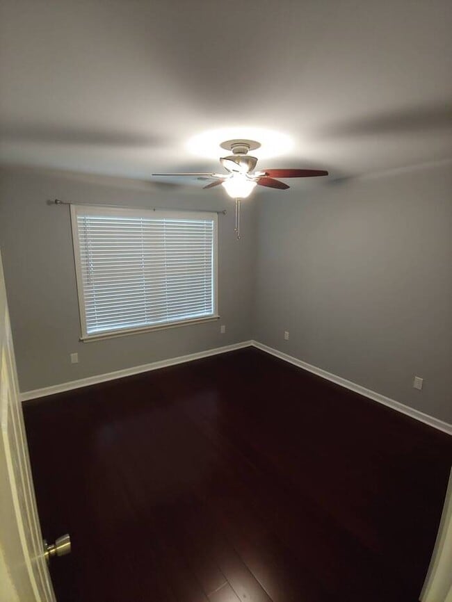 Building Photo - College students welcome