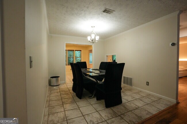 Building Photo - 3 Normandy Ct